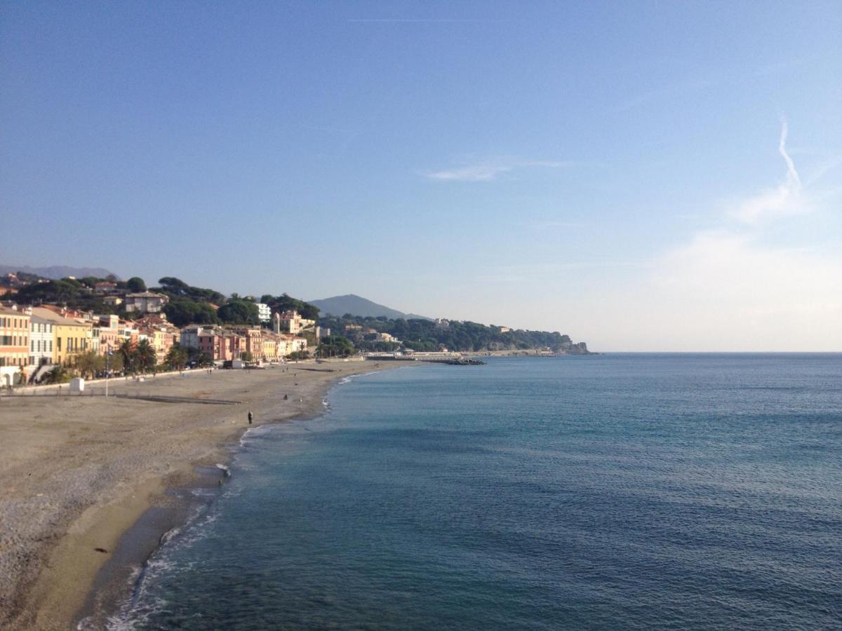 Il Mare In Piazza Appartement Albisola Superiore Buitenkant foto