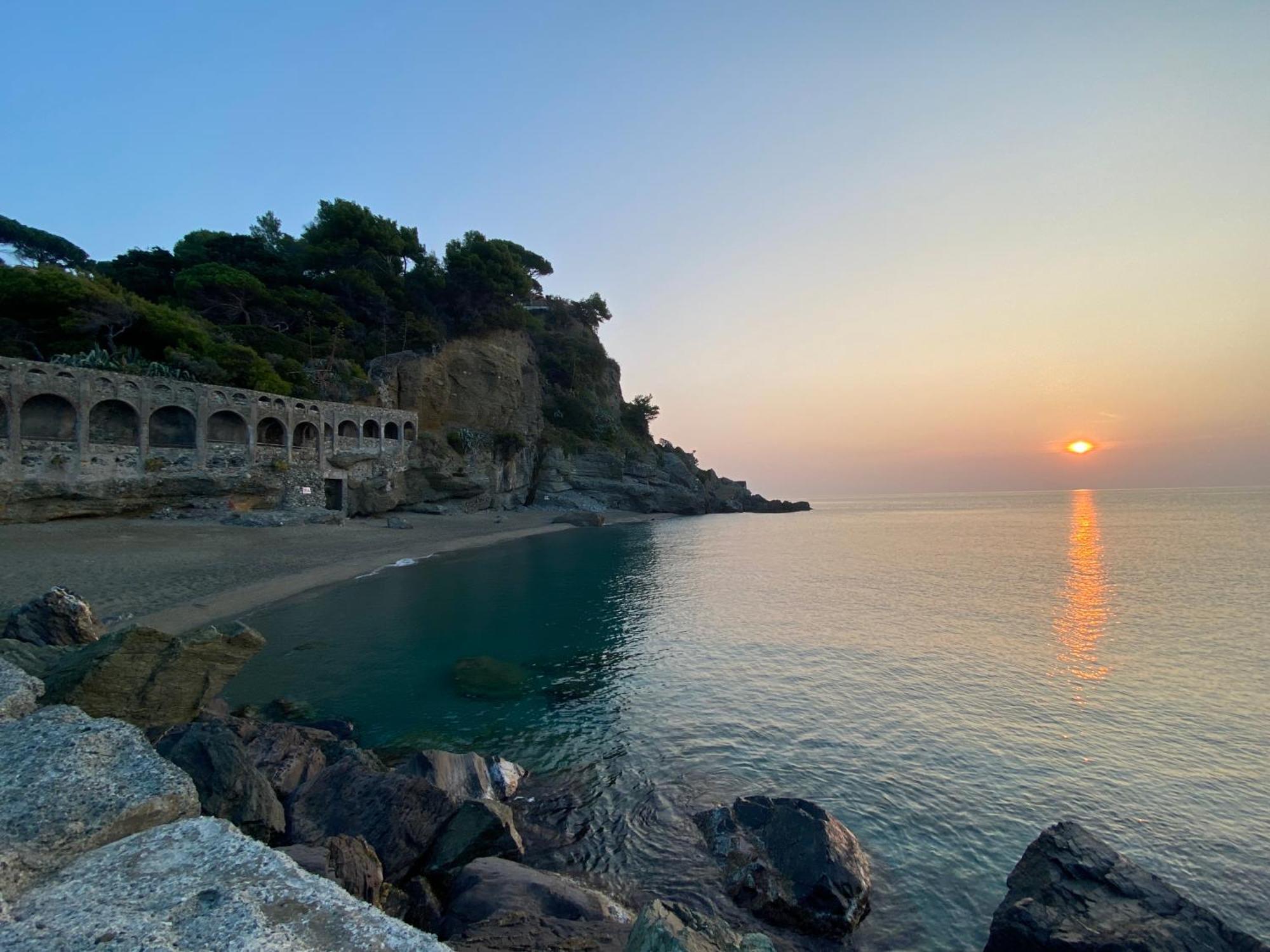 Il Mare In Piazza Appartement Albisola Superiore Buitenkant foto